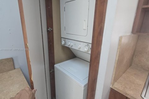 Touwnhouse à louer à Hialeah, Floride: 3 chambres, 95.69 m2 № 1976906 - photo 20