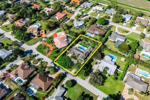 Villa ou maison à louer à Delray Beach, Floride: 5 chambres, 283.63 m2 № 913224 - photo 1