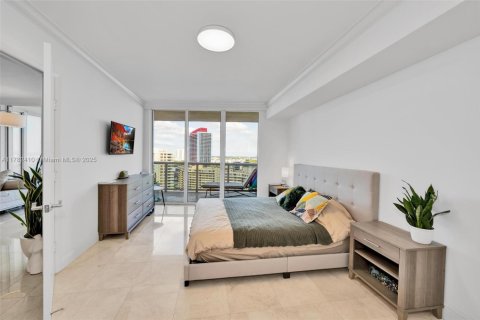 Condo in Hallandale Beach, Florida, 2 bedrooms  № 1627898 - photo 8