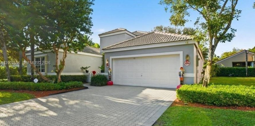 House in Weston, Florida 4 bedrooms, 215.9 sq.m. № 2067976