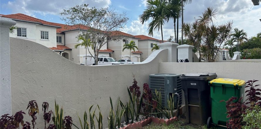 Touwnhouse à Lauderdale Lakes, Floride 2 chambres, 144.74 m2 № 1178623