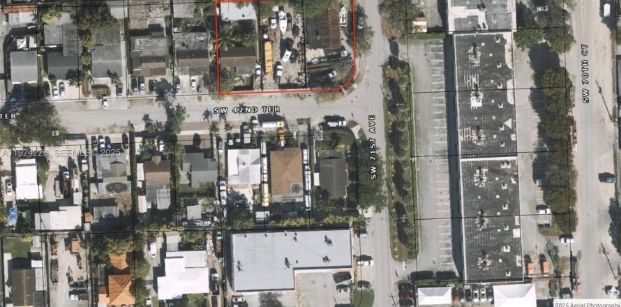 Immobilier commercial à Miami, Floride № 1982681