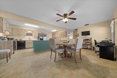 Casa en venta en Ocala, Florida, 2 dormitorios, 162.39 m2 № 1907438 - foto 18