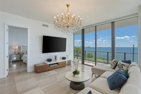 Condo in Tampa, Florida, 3 bedrooms № 2197238 - photo 16
