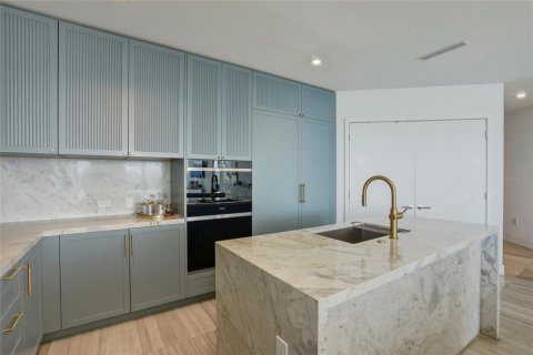 Condo in Tampa, Florida, 3 bedrooms № 2197238 - photo 12