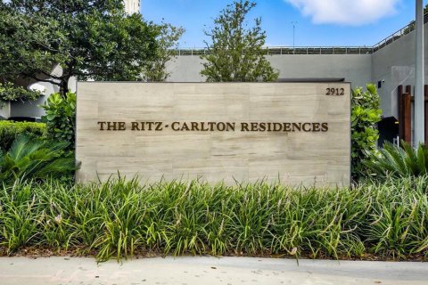 Condo in Tampa, Florida, 3 bedrooms № 2197238 - photo 2