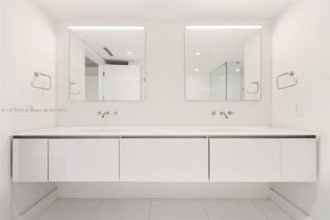 Condo in Coral Gables, Florida, 3 bedrooms  № 1409305 - photo 28