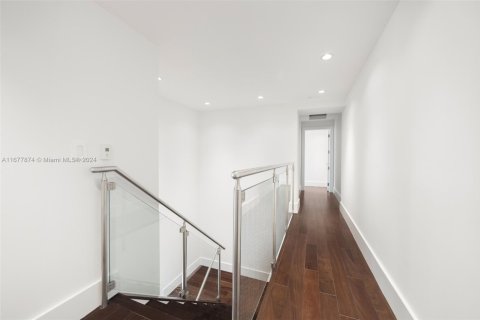 Condo in Coral Gables, Florida, 3 bedrooms  № 1409305 - photo 24