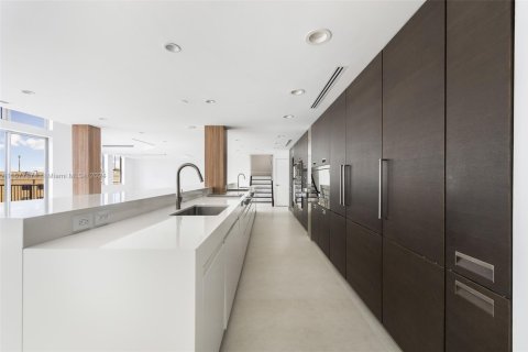 Condo in Coral Gables, Florida, 3 bedrooms  № 1409305 - photo 15