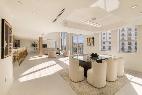 Condo in Coral Gables, Florida, 3 bedrooms  № 1409305 - photo 16