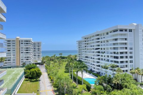 Copropriété à louer à Key Biscayne, Floride: 2 chambres, 117.06 m2 № 1860053 - photo 17