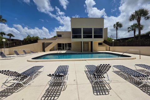 Снять в аренду кондоминиум в Майами, Флорида 1 спальня, 65.68м2, № 1800799 - фото 24