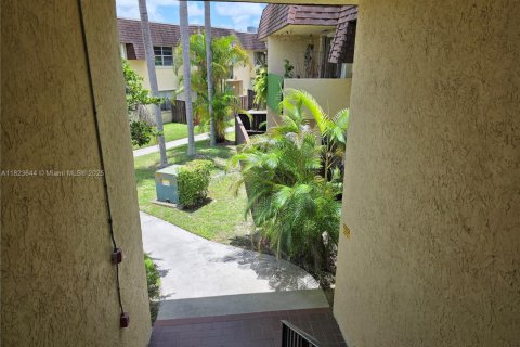 Снять в аренду кондоминиум в Майами, Флорида 1 спальня, 65.68м2, № 1800799 - фото 13