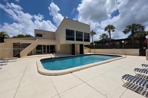 Снять в аренду кондоминиум в Майами, Флорида 1 спальня, 65.68м2, № 1800799 - фото 25