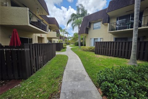 Снять в аренду кондоминиум в Майами, Флорида 1 спальня, 65.68м2, № 1800799 - фото 20