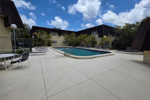 Снять в аренду кондоминиум в Майами, Флорида 1 спальня, 65.68м2, № 1800799 - фото 18