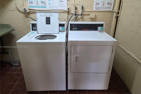 Снять в аренду кондоминиум в Майами, Флорида 1 спальня, 65.68м2, № 1800799 - фото 11