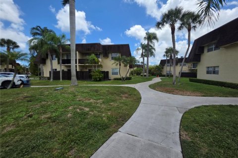 Снять в аренду кондоминиум в Майами, Флорида 1 спальня, 65.68м2, № 1800799 - фото 22