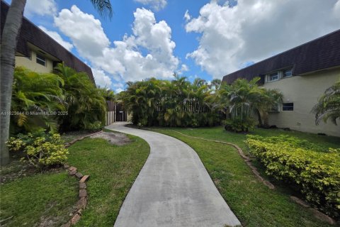 Снять в аренду кондоминиум в Майами, Флорида 1 спальня, 65.68м2, № 1800799 - фото 21