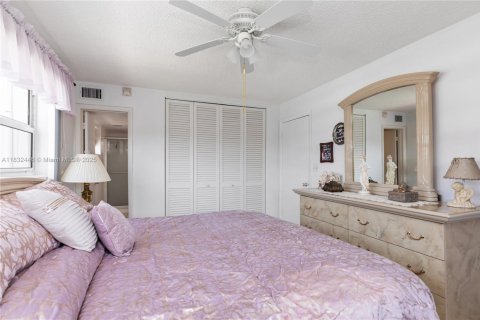 Copropriété à vendre à Hallandale Beach, Floride: 2 chambres, 92.9 m2 № 1814718 - photo 16