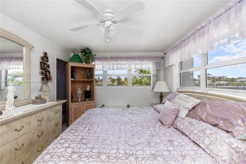 Copropriété à vendre à Hallandale Beach, Floride: 2 chambres, 92.9 m2 № 1814718 - photo 15