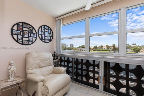 Copropriété à vendre à Hallandale Beach, Floride: 2 chambres, 92.9 m2 № 1814718 - photo 19