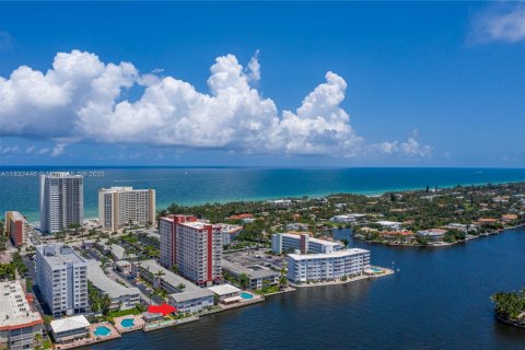 Copropriété à vendre à Hallandale Beach, Floride: 2 chambres, 92.9 m2 № 1814718 - photo 29
