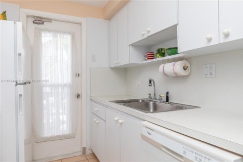 Copropriété à vendre à Hallandale Beach, Floride: 2 chambres, 92.9 m2 № 1814718 - photo 5