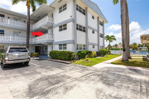Copropriété à vendre à Hallandale Beach, Floride: 2 chambres, 92.9 m2 № 1814718 - photo 21