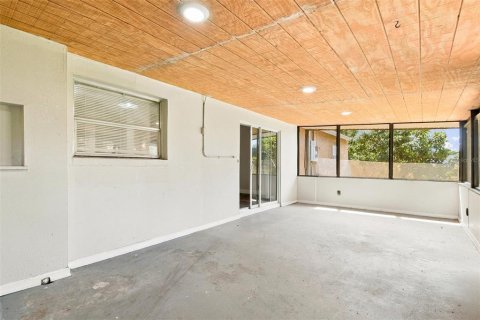Villa ou maison à vendre à Deltona, Floride: 3 chambres, 125.33 m2 № 2421631 - photo 19