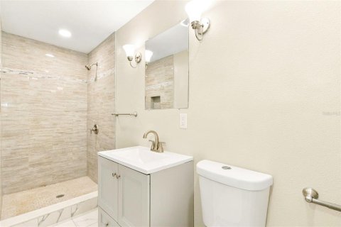 Villa ou maison à vendre à Deltona, Floride: 3 chambres, 125.33 m2 № 2421631 - photo 16