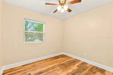 Villa ou maison à vendre à Deltona, Floride: 3 chambres, 125.33 m2 № 2421631 - photo 11
