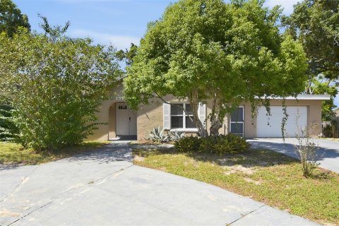 Villa ou maison à Deltona, Floride 3 chambres, 125.33 m2 № 2421631
