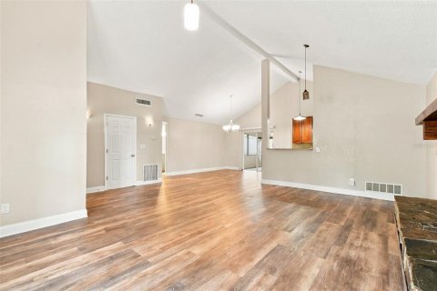 Villa ou maison à vendre à Deltona, Floride: 3 chambres, 125.33 m2 № 2421631 - photo 4