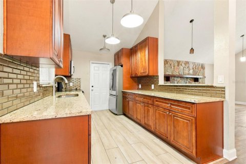 Villa ou maison à vendre à Deltona, Floride: 3 chambres, 125.33 m2 № 2421631 - photo 7