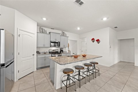House in Davenport, Florida 7 bedrooms, 336.86 sq.m. № 1643213 - photo 15