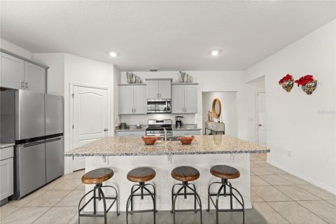 House in Davenport, Florida 7 bedrooms, 336.86 sq.m. № 1643213 - photo 14