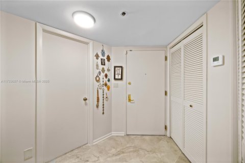 Condominio en venta en Hallandale Beach, Florida, 2 dormitorios, 144.28 m2 № 1482363 - foto 9