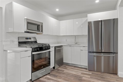Villa ou maison à vendre à Miami, Floride: 4 chambres, 152.17 m2 № 1701020 - photo 9