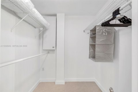 Copropriété à vendre à Miami, Floride: 2 chambres, 109.62 m2 № 1996727 - photo 24