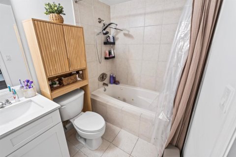 Copropriété à vendre à Hollywood, Floride: 1 chambre, 74.32 m2 № 2187229 - photo 27