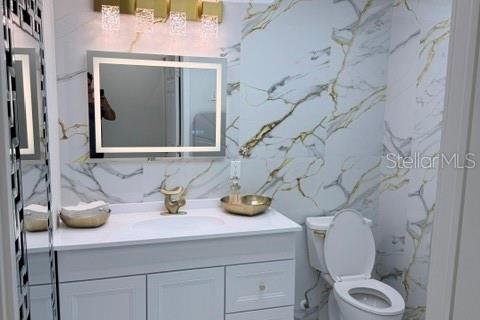 Immobilier commercial à louer à Sarasota, Floride: 117.06 m2 № 2406409 - photo 7