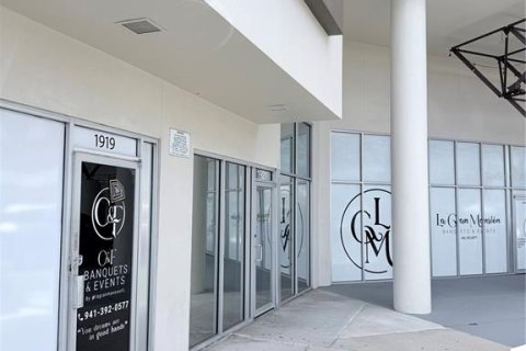 Immobilier commercial à Sarasota, Floride 117.06 m2 № 2406409