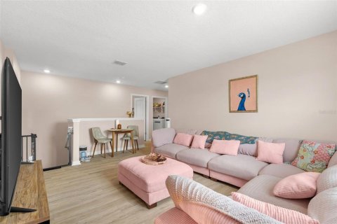 Casa en venta en Kissimmee, Florida, 5 dormitorios, 227.7 m2 № 2201624 - foto 15