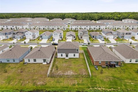 Casa en venta en Kissimmee, Florida, 5 dormitorios, 227.7 m2 № 2201624 - foto 29