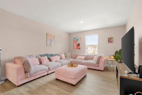 Casa en venta en Kissimmee, Florida, 5 dormitorios, 227.7 m2 № 2201624 - foto 14