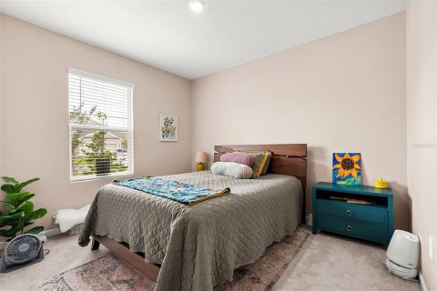 Casa en venta en Kissimmee, Florida, 5 dormitorios, 227.7 m2 № 2201624 - foto 4