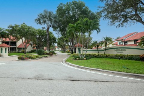 Adosado en alquiler en Palm Beach Gardens, Florida, 2 dormitorios, 130.06 m2 № 925301 - foto 1