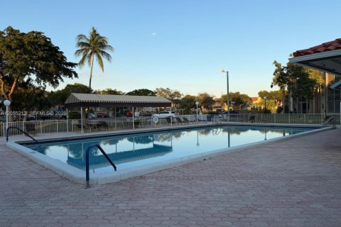 Copropriété à vendre à North Lauderdale, Floride: 2 chambres, 92.9 m2 № 2248732 - photo 4