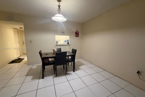 Copropriété à vendre à North Lauderdale, Floride: 2 chambres, 92.9 m2 № 2248732 - photo 7